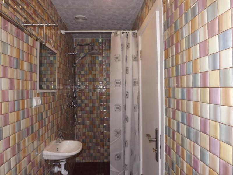 Holiday Hotel & Hostel