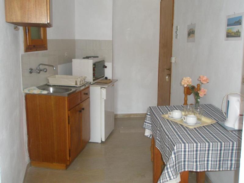 Alexandros Studios & Apartments