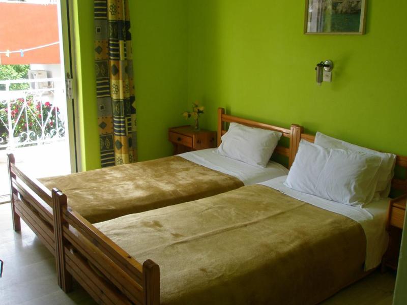 Alexandros Studios & Apartments