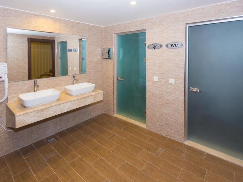 Renaissance Palace Baku