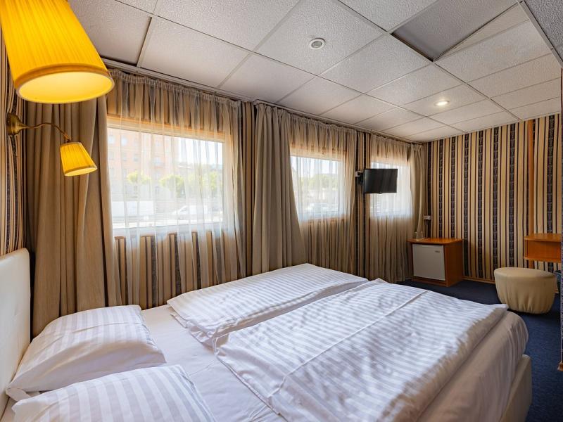 Grand Jules - Boat Hotel