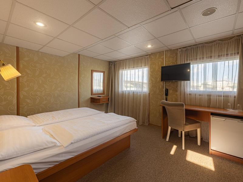 Grand Jules - Boat Hotel