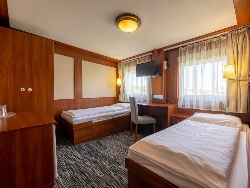 Grand Jules - Boat Hotel