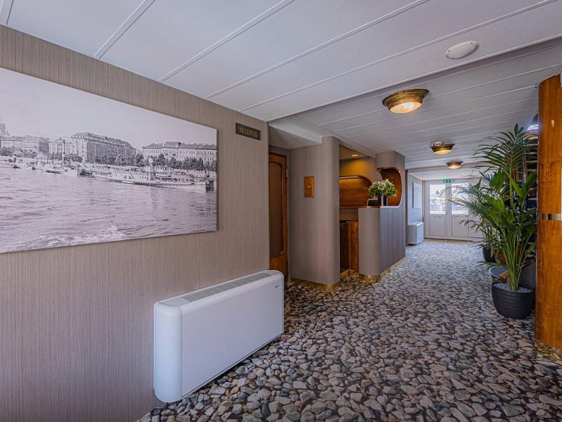 Grand Jules - Boat Hotel