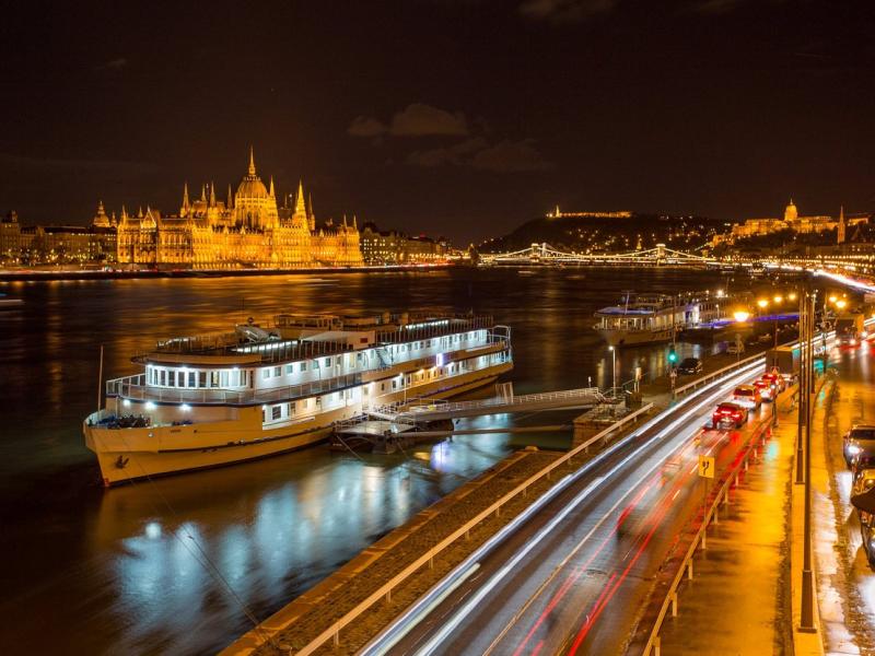 Grand Jules - Boat Hotel