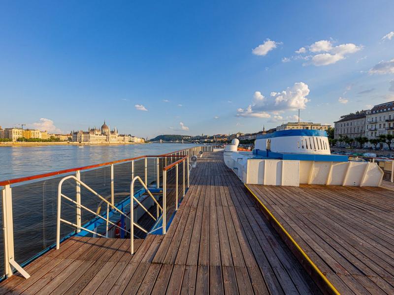 Grand Jules - Boat Hotel