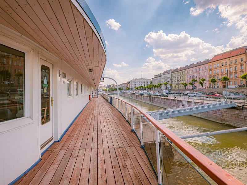 Grand Jules - Boat Hotel