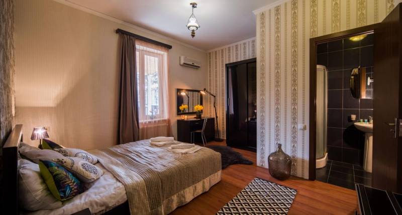 Gold Star Hotel