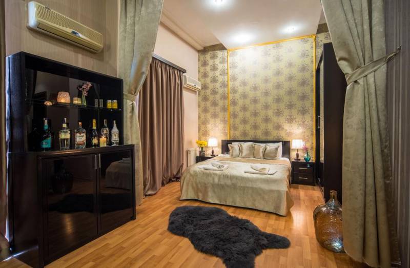 Gold Star Hotel