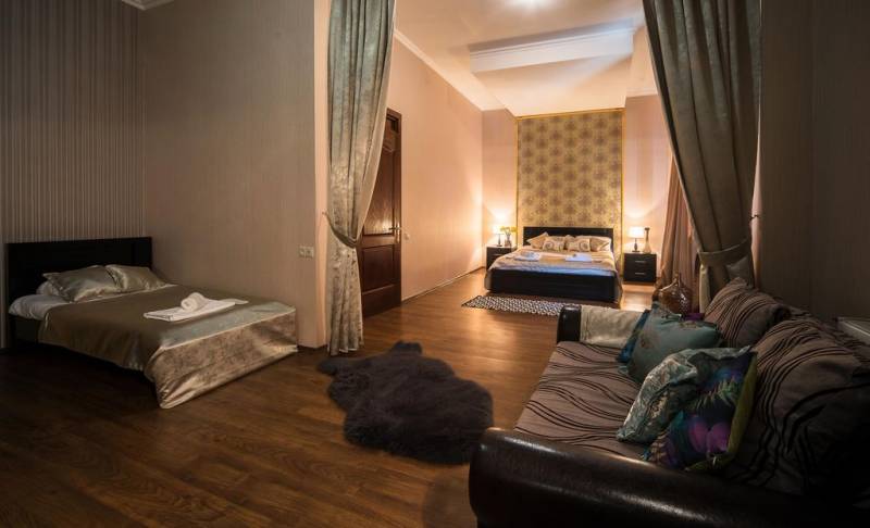 Gold Star Hotel