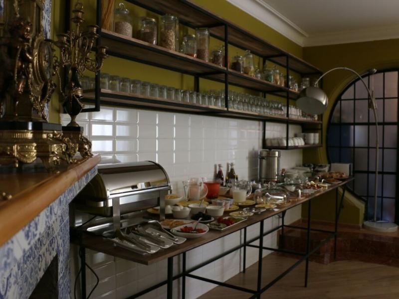 Hotel 27