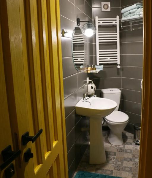 Hotel 27