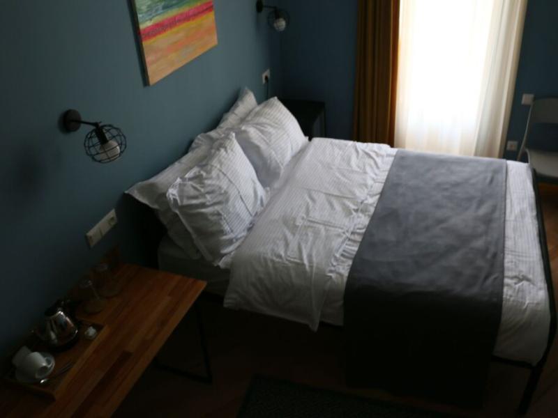 Hotel 27