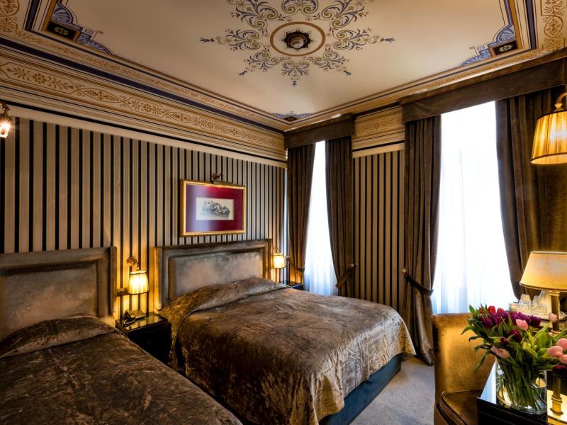 Maison Grecque Hotel