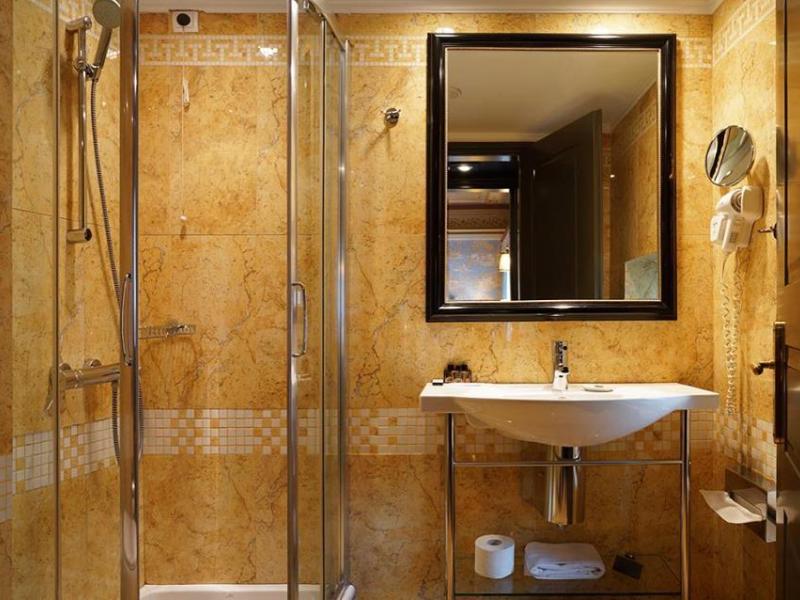 Maison Grecque Hotel