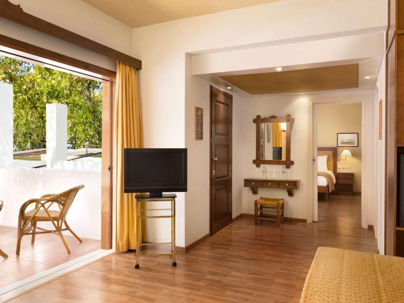 Ramada Loutraki Poseidon Resort