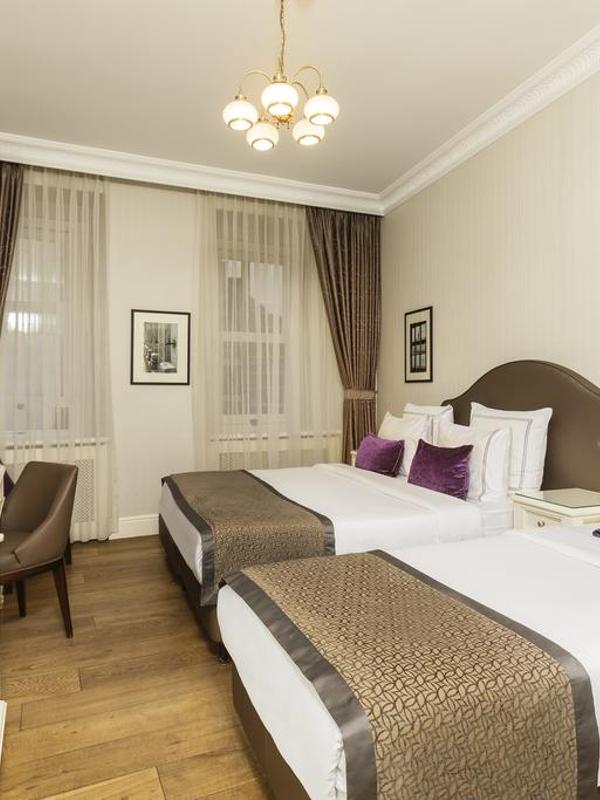 Meroddi Galata Mansion