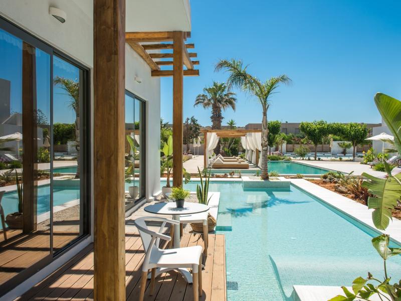 Paralos Lifestyle Beach