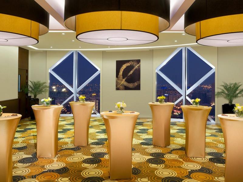 City Seasons Towers Hotel