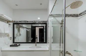 Levan Hotel