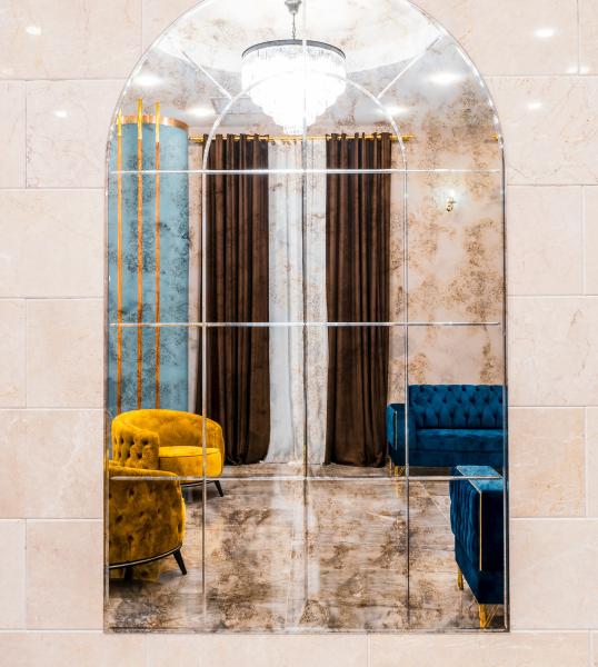L Plaza Hotel