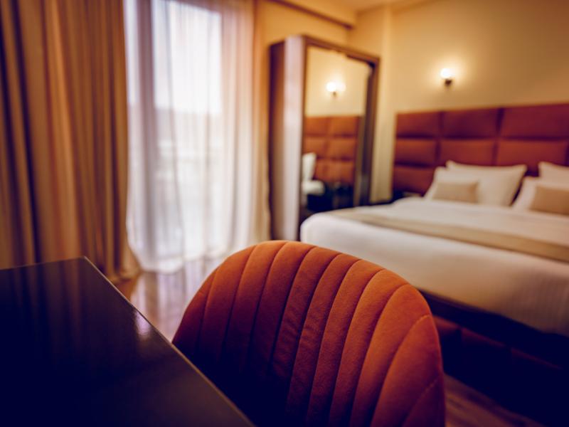 L Plaza Hotel