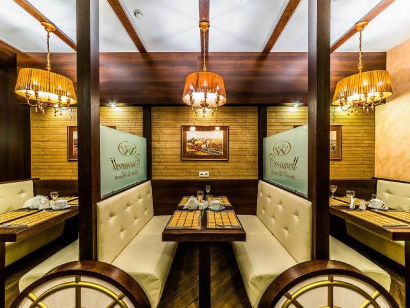 Cronwell Inn Стремянная