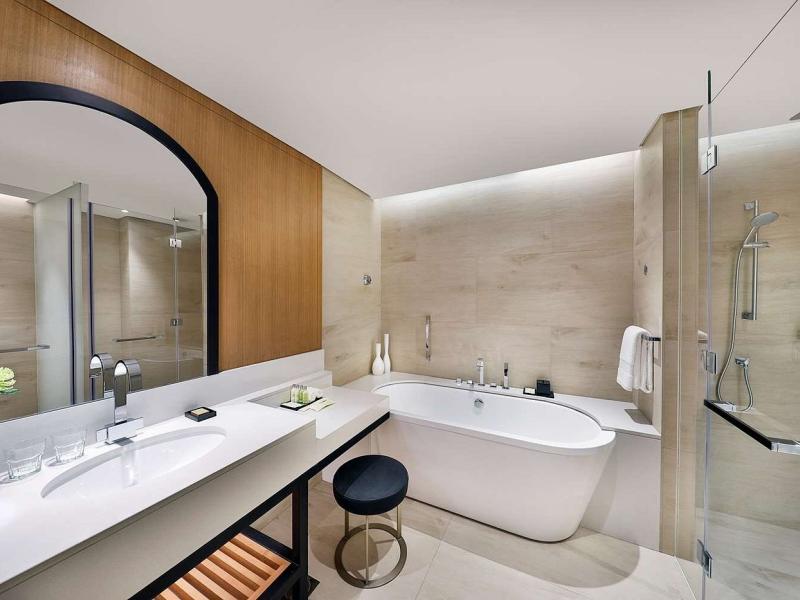 DoubleTree by Hilton Dubai - Business Bay