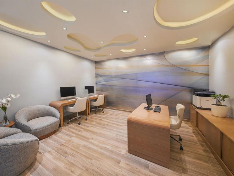 The Retreat Palm Dubai MGallery by Sofitel