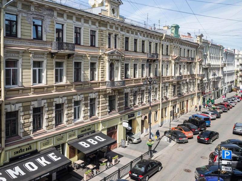 Solo Largo у Невского проспекта
