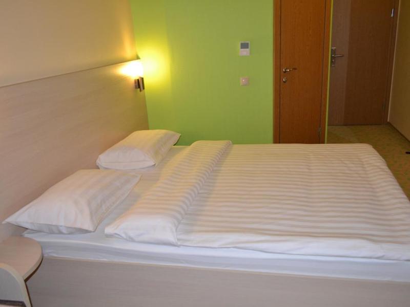 Open City Hotel
