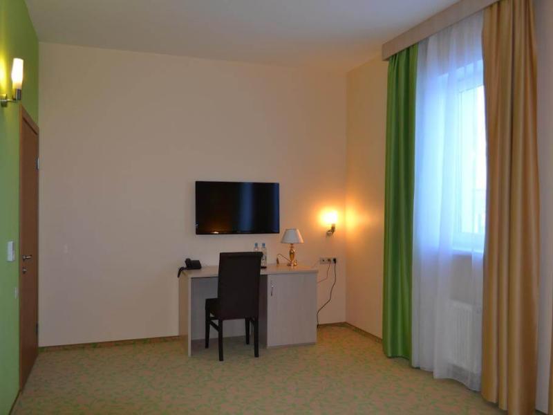 Open City Hotel