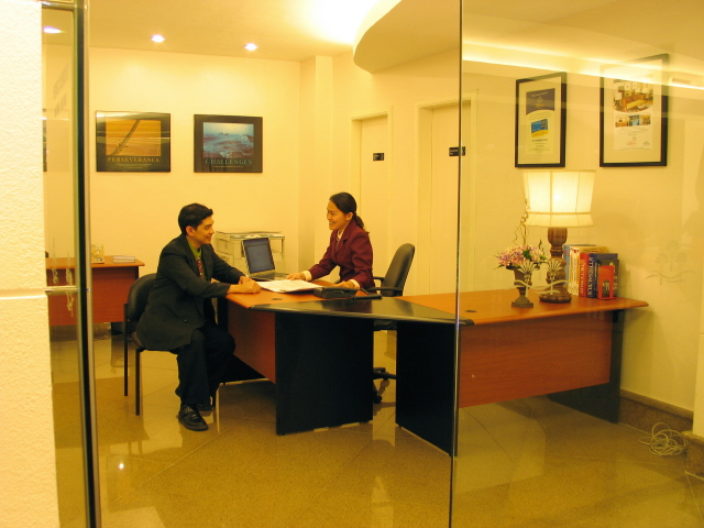 Crown Regency Suites Mactan