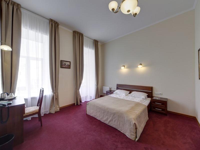 Solo на наб.реки Мойки, 82