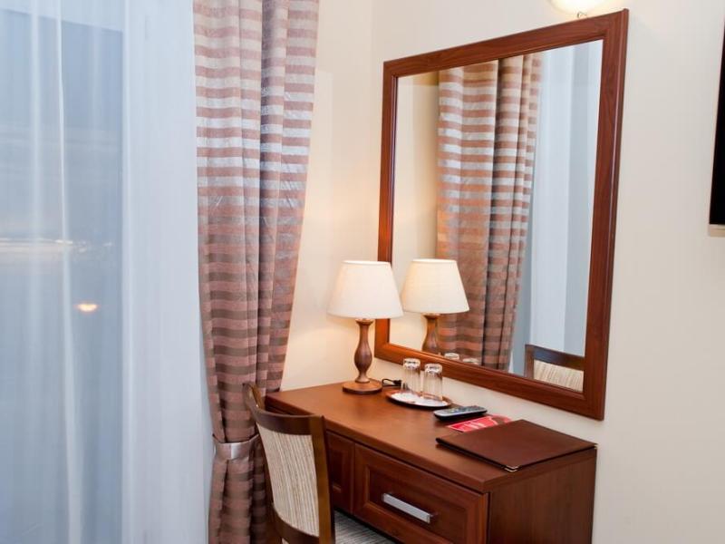 Solo Исаакиевская площадь