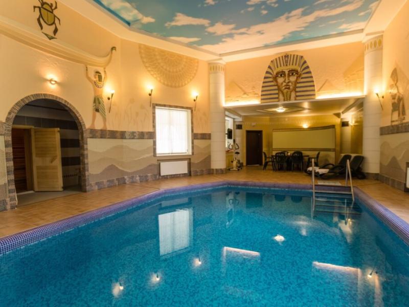 Familia (Ягодное)