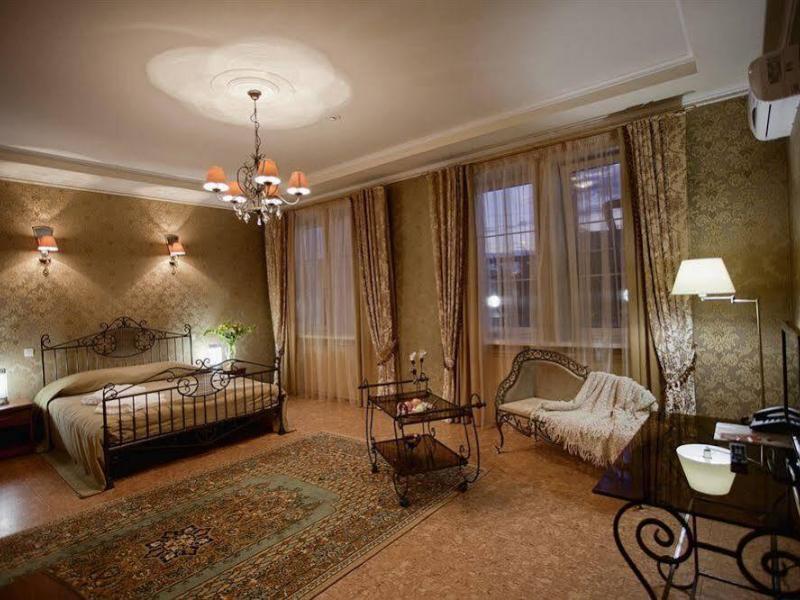 Familia (Ягодное)