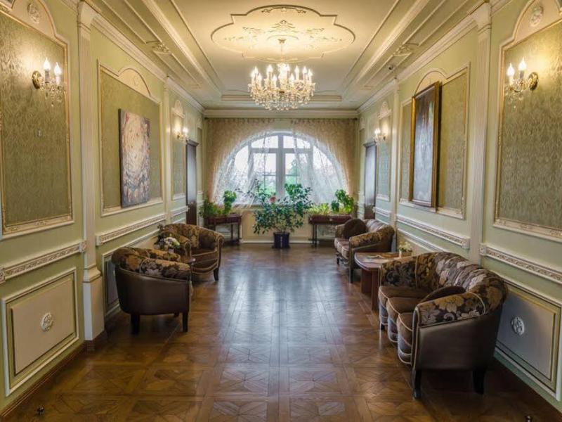 Familia (Ягодное)