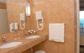 Albatroz Beach & Yacht Club