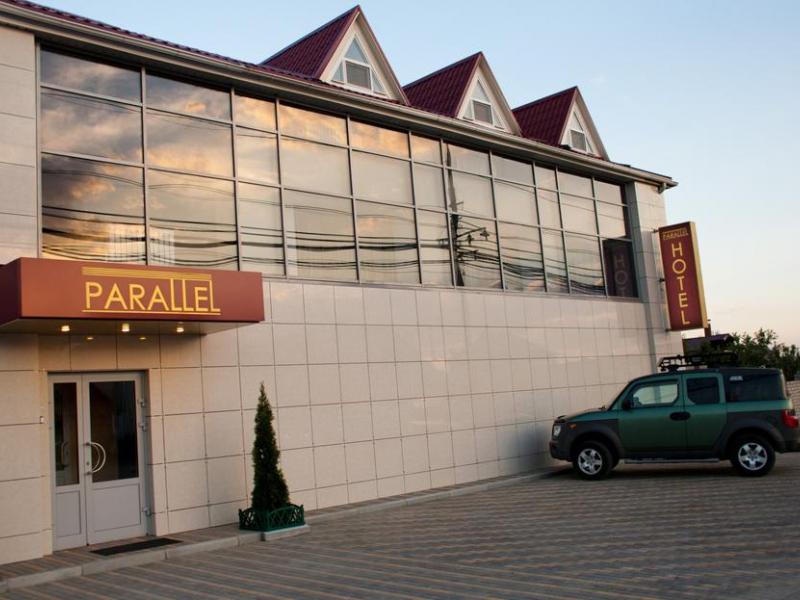 Parallel Hotel