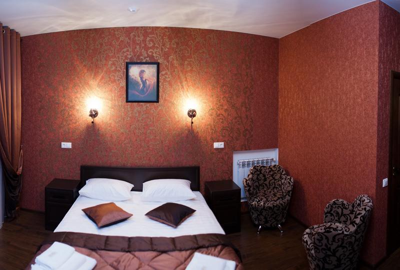 Parallel Hotel