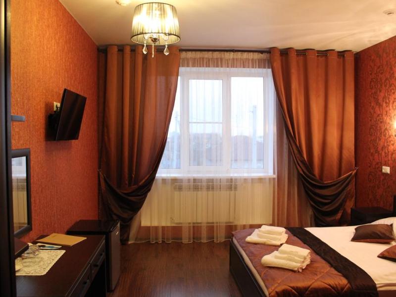 Parallel Hotel
