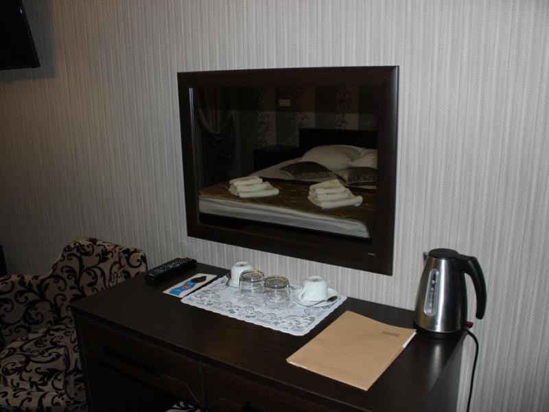 Parallel Hotel