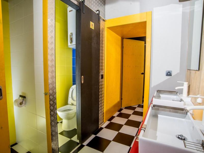Hovel хостел