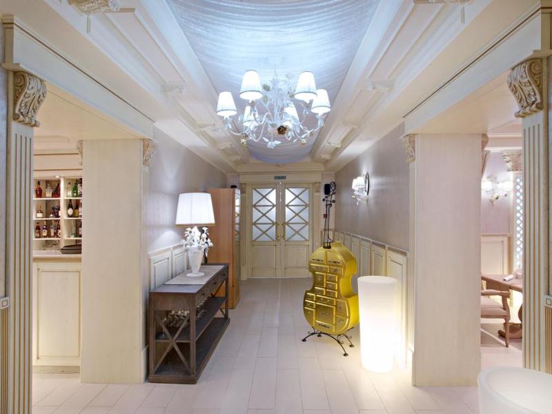 Classic Гранд-отель