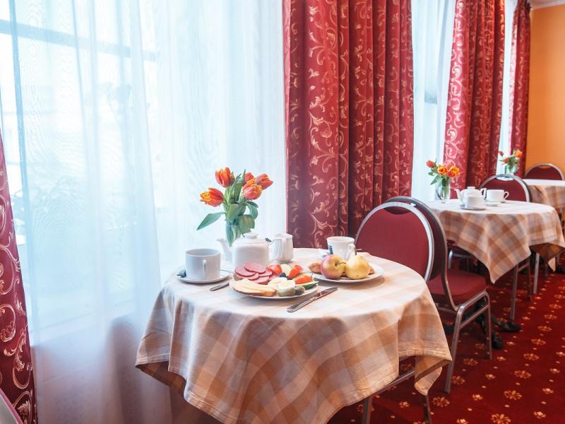 Jenavi Club Hotel