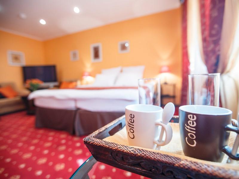 Jenavi Club Hotel