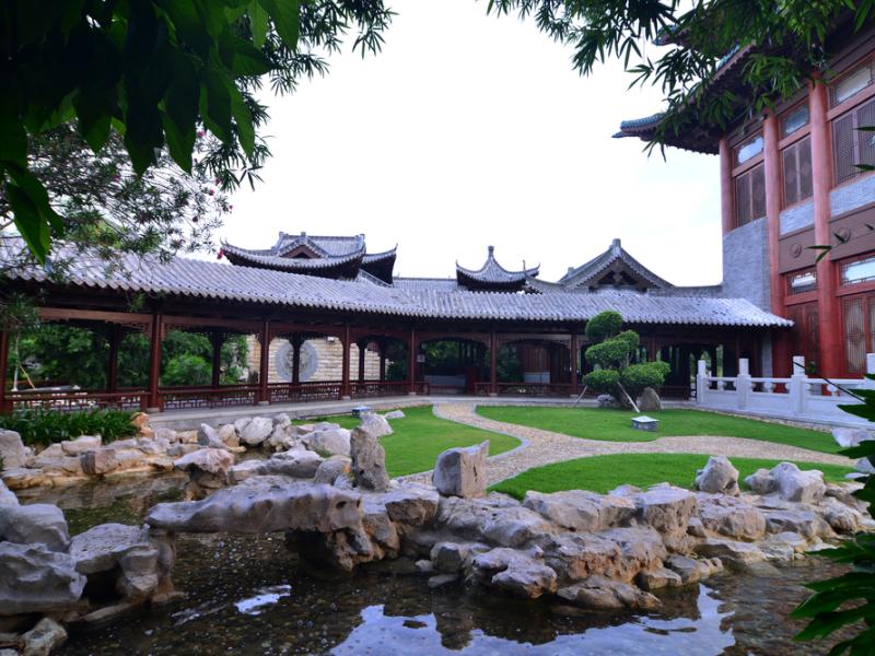 Swissotel & Grand Mercure Sanya Yalong Bay