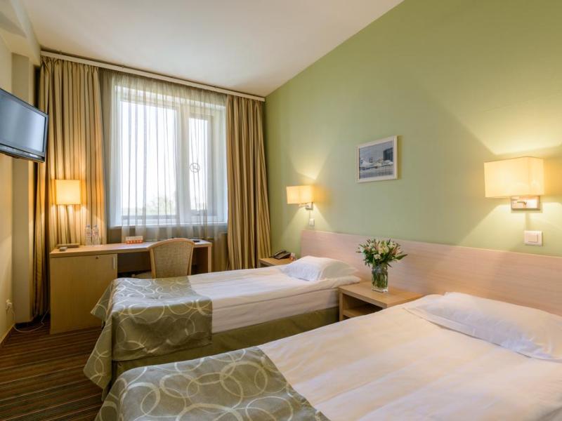 Skyport Hotel