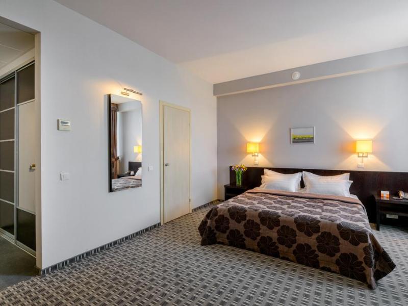 Skyport Hotel